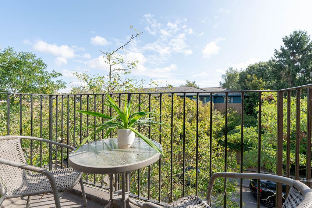 Property photo 3 of 14 Balcony