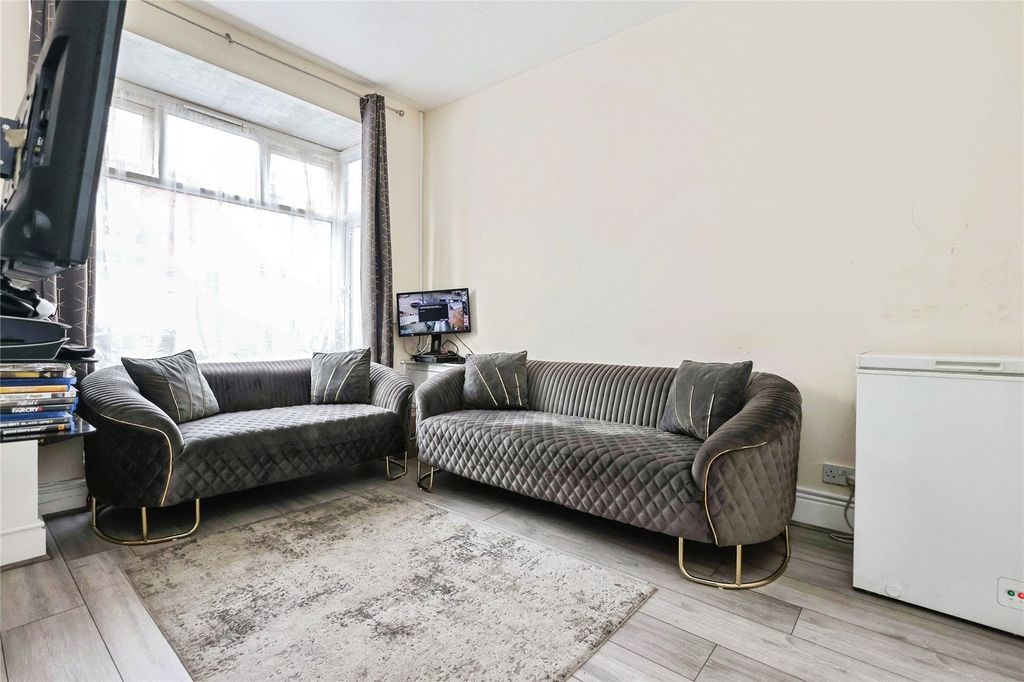 Property photo 2 of 19 Picture No. 05