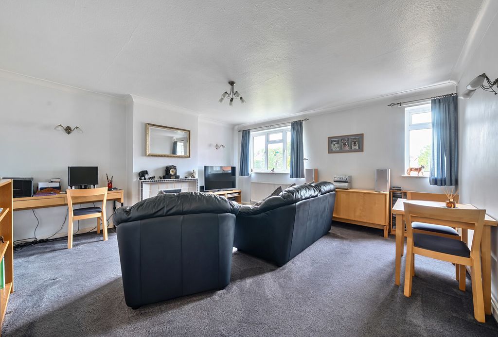 Property photo 2 of 11 1302325-2-68400F6...