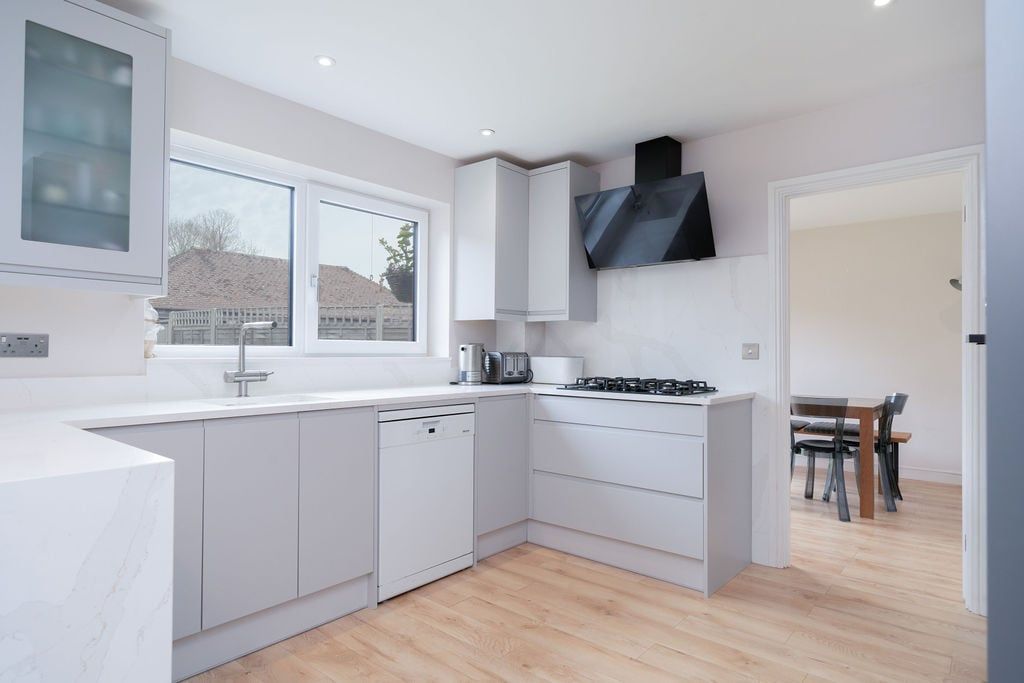 Property photo 3 of 27