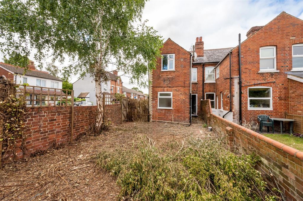 Property photo 2 of 11