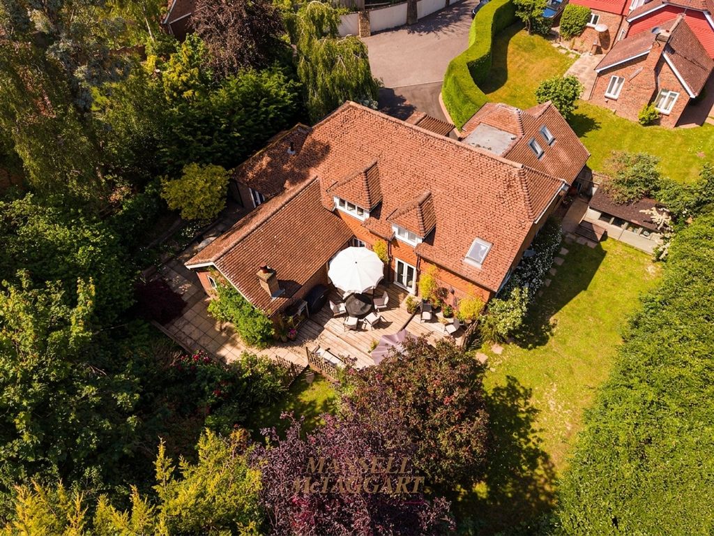 Property photo 2 of 34