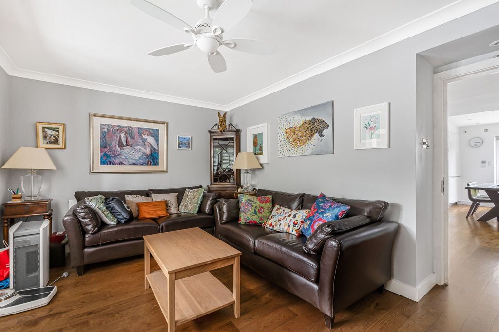 Property photo 3 of 18 Reception Room