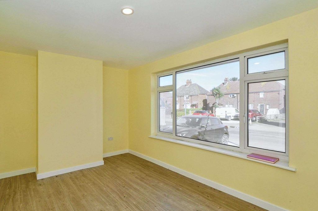 Property photo 3 of 15 15 Sweechgate, Broad Oak, Canterbury, Kent, Ct2 0Qy