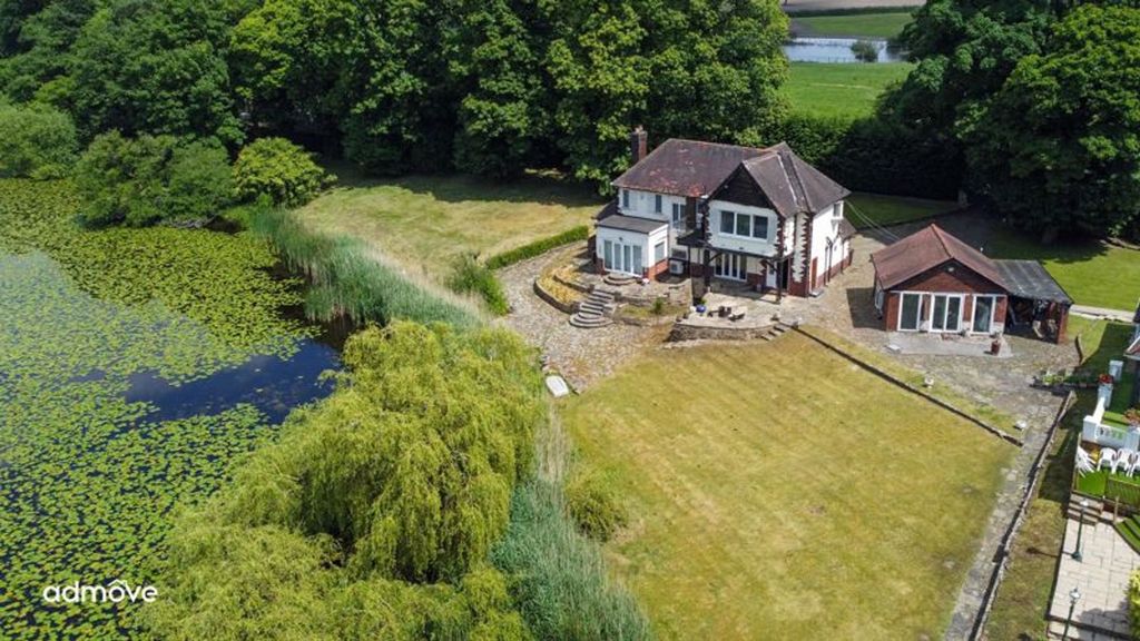Property photo 1 of 13