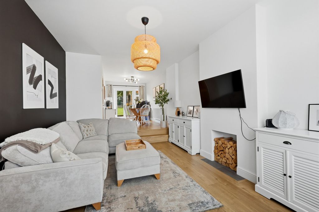 Property photo 2 of 21