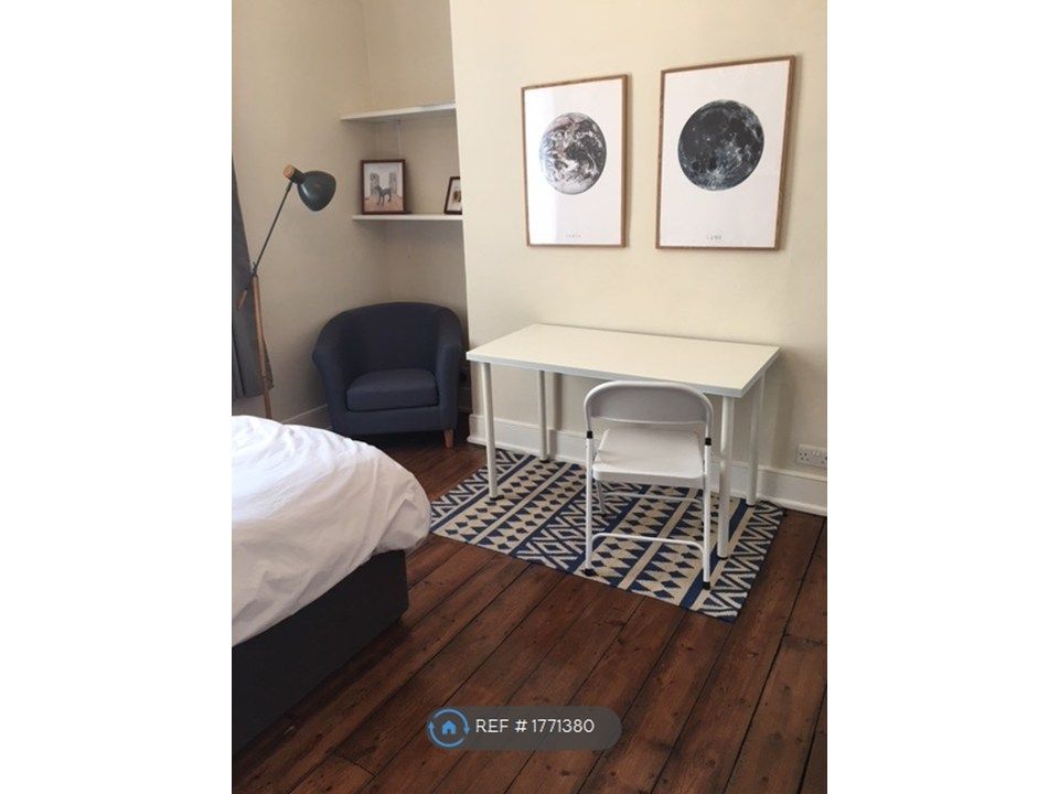 Property photo 2 of 13 Desk, Chair, Two Posters, Rug, Cosy Corner