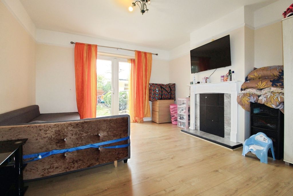 Property photo 3 of 25 Gallery