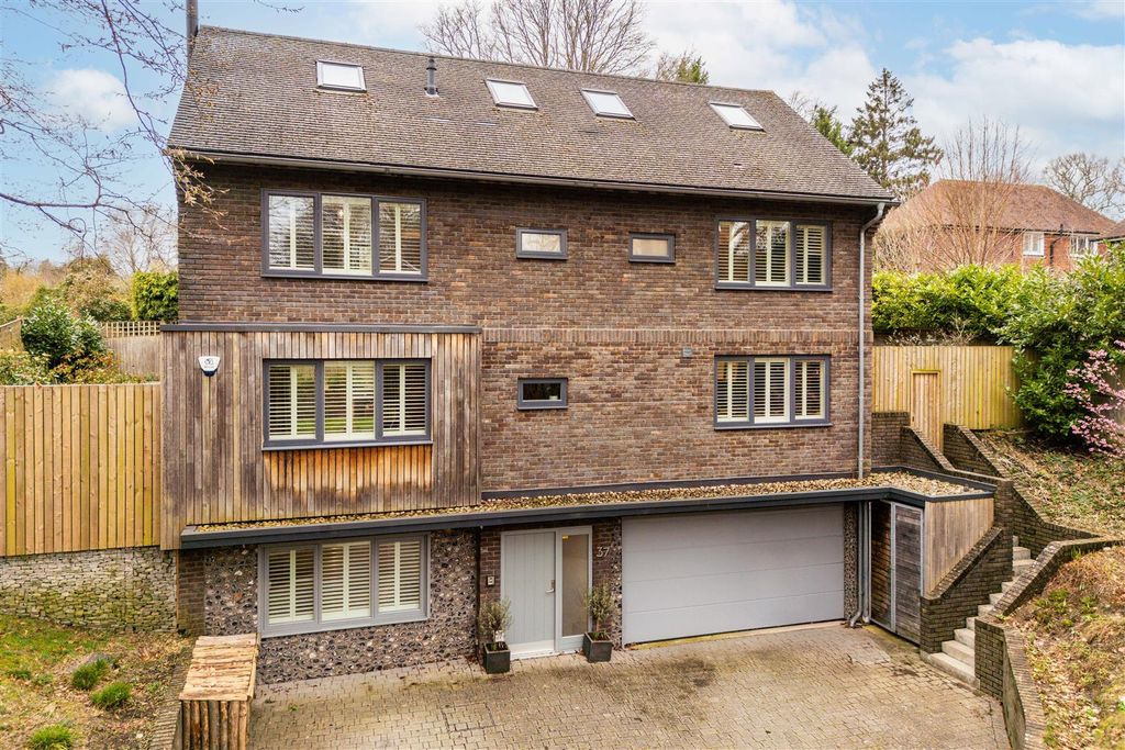 Property photo 1 of 41