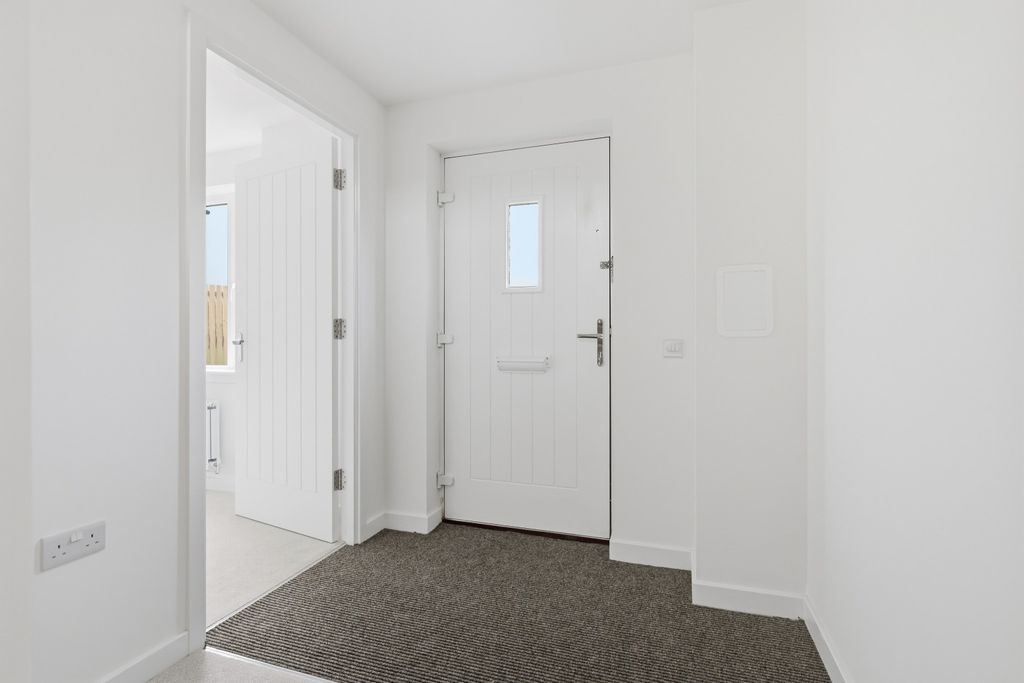 Property photo 2 of 30