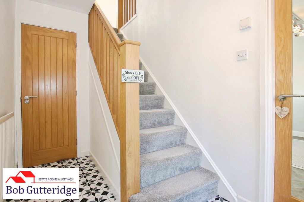 Property photo 2 of 32 Entrance Hallway