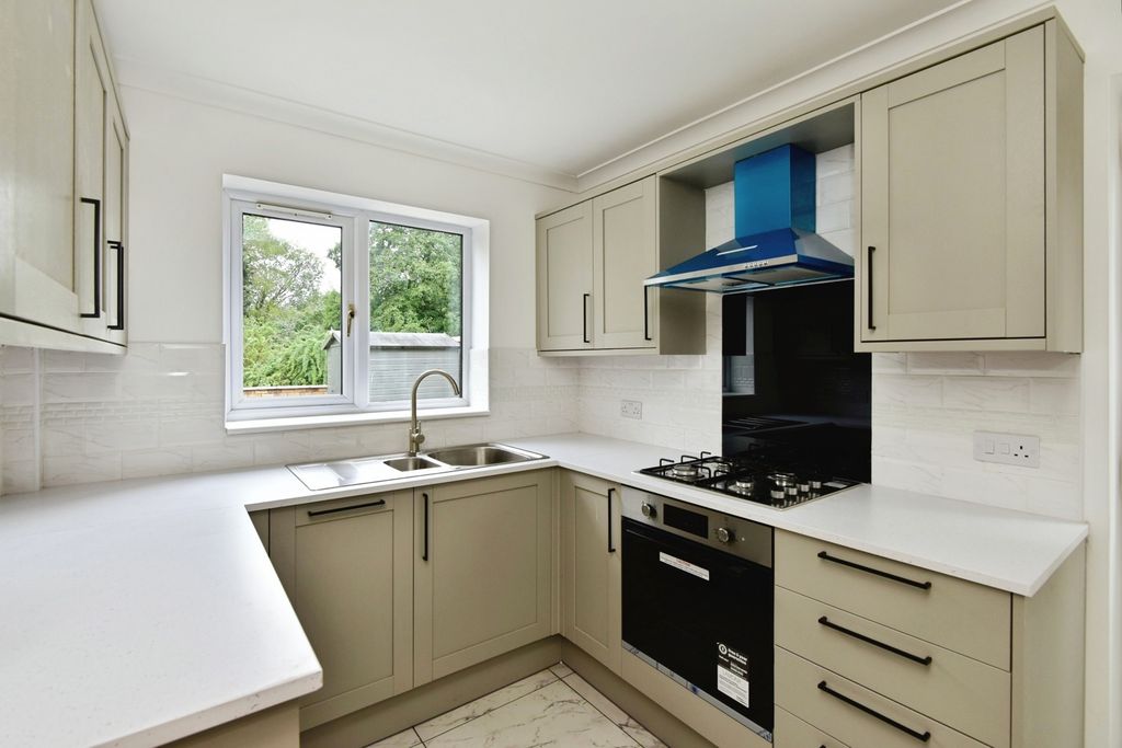 Property photo 2 of 33 Pbox-Img.Jpg