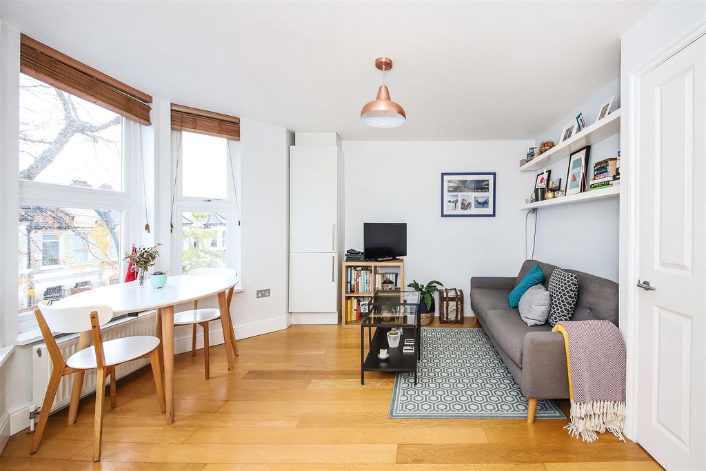 Property photo 3 of 12