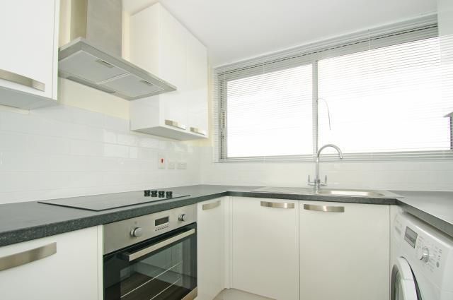 Property photo 2 of 7 Kitchen