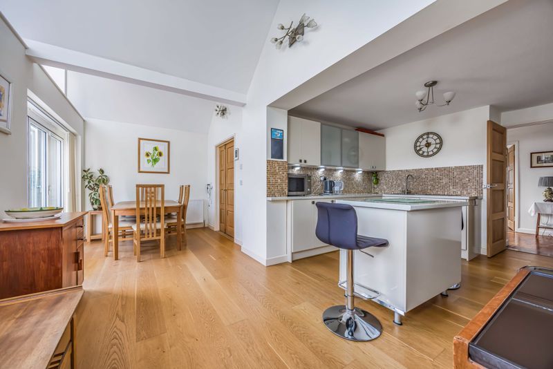 Property photo 3 of 23 Photo 9