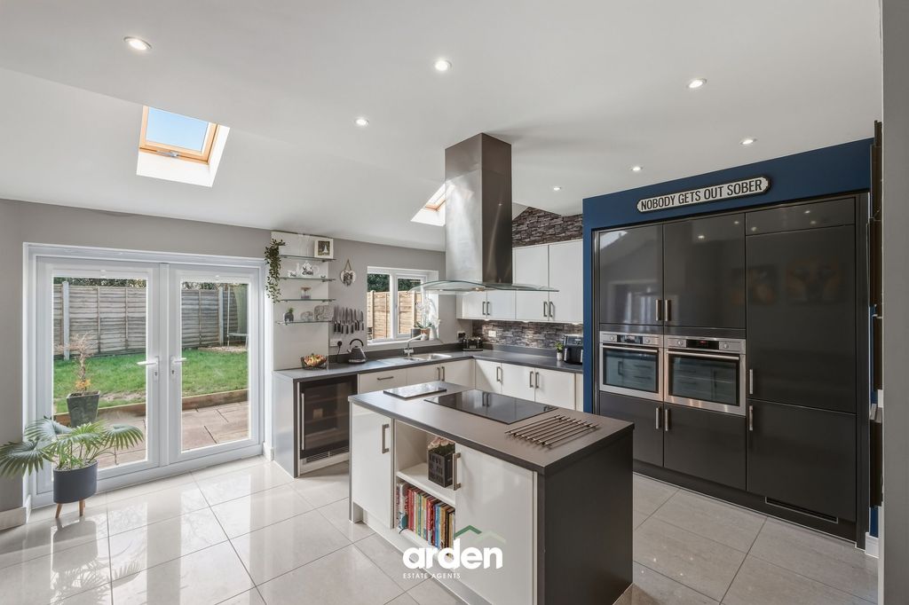 Property photo 2 of 18