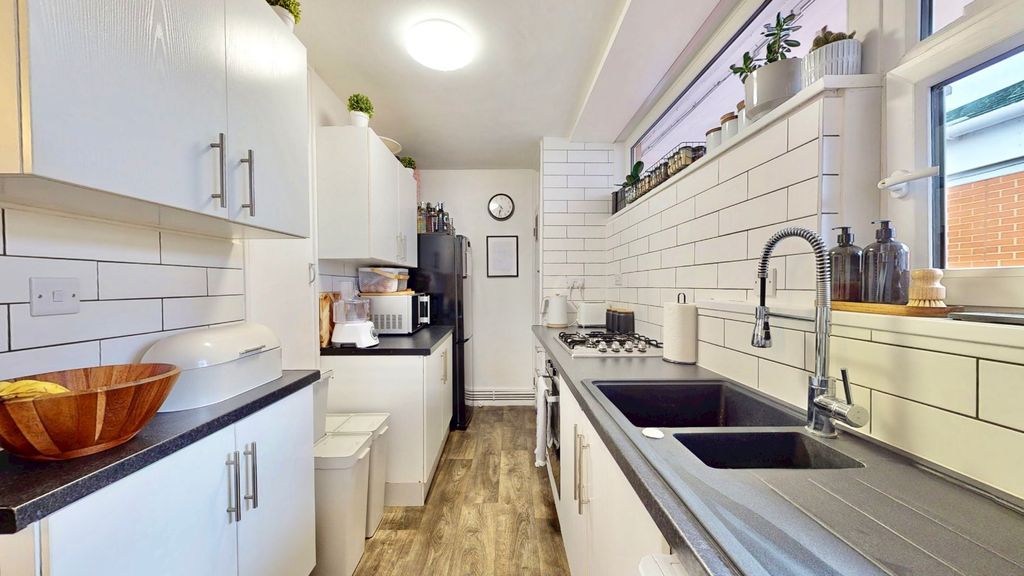 Property photo 3 of 18 Picture No. 42