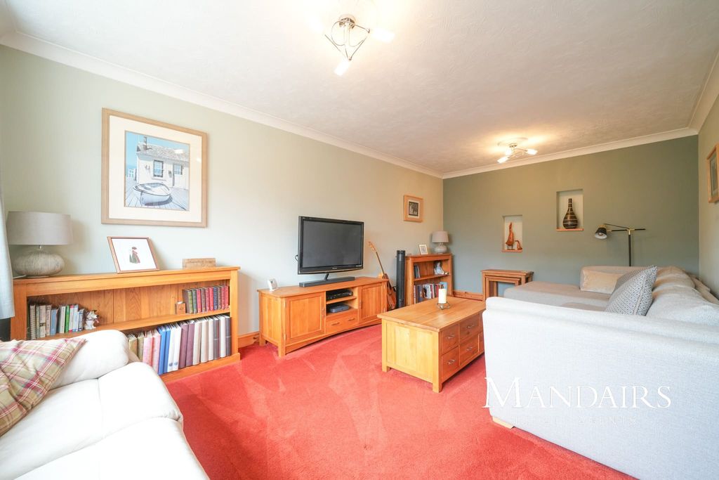 Property photo 3 of 33