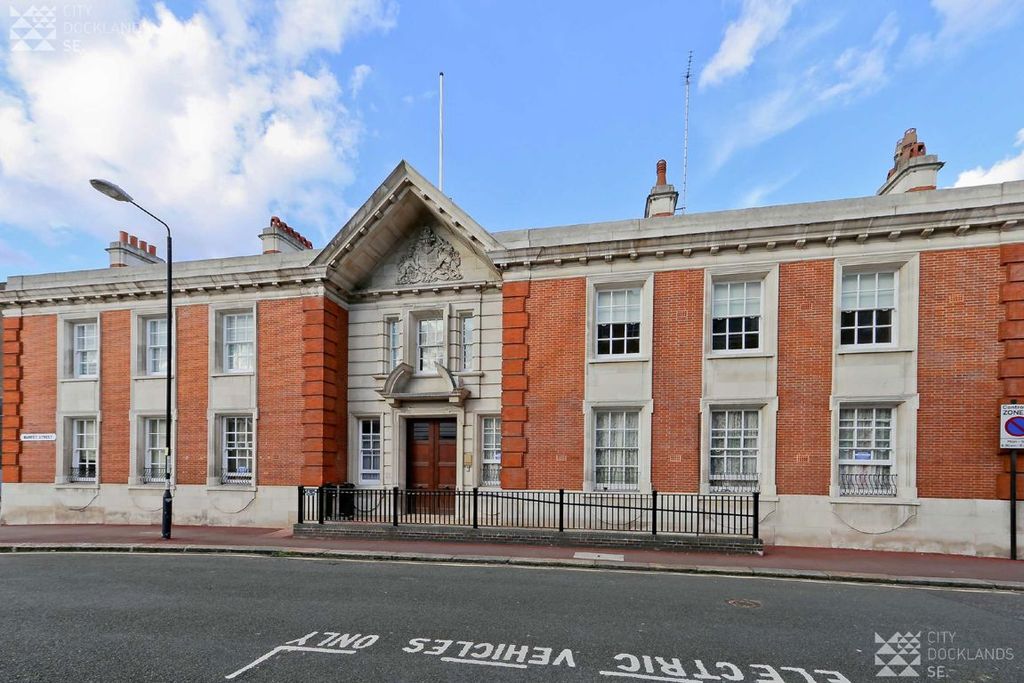 Property photo 1 of 8