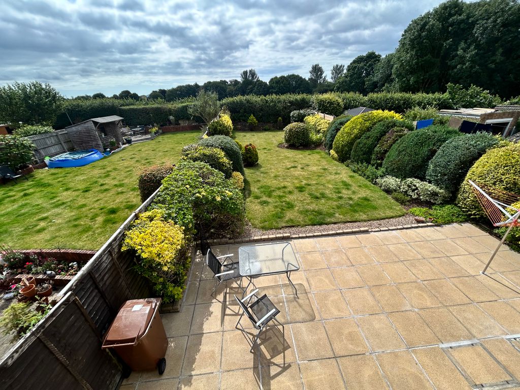 Property photo 2 of 21 Garden
