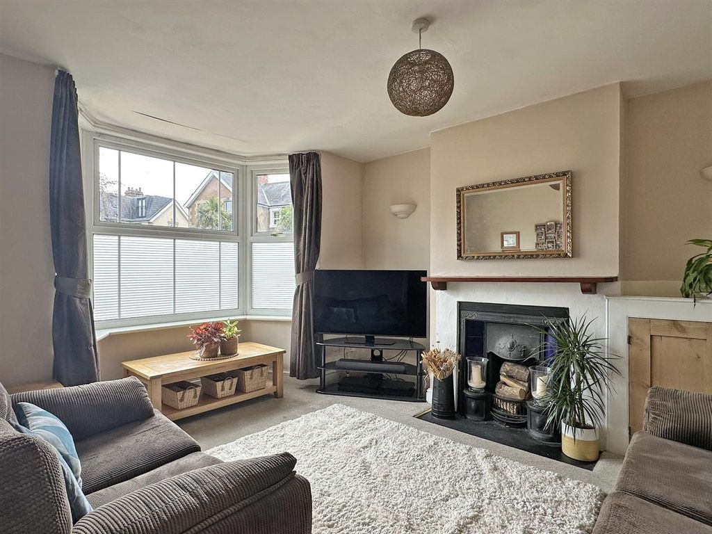 Property photo 2 of 18