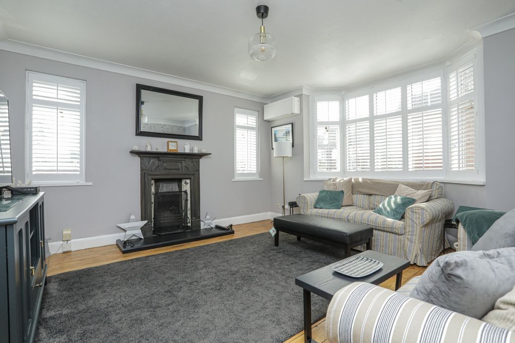 Property photo 2 of 14 Picture 2