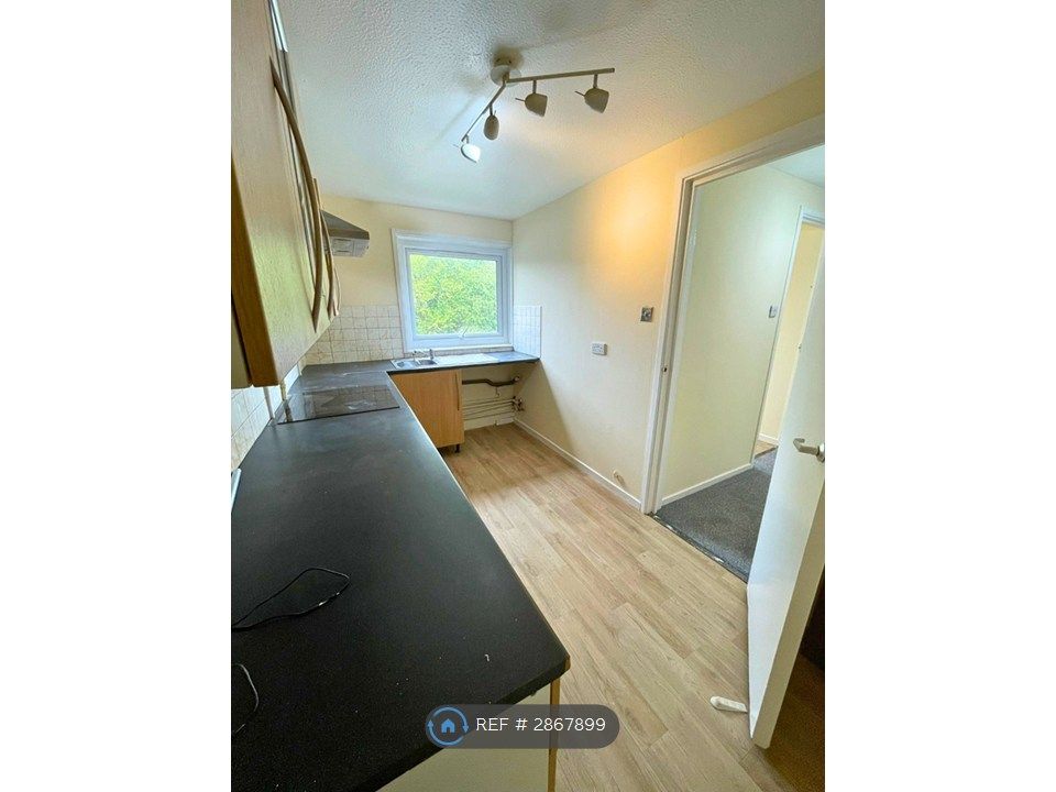 Property photo 3 of 7 Kitchen