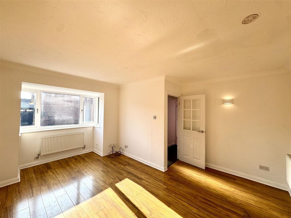 Property photo 2 of 18 Living Room