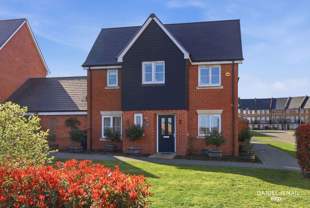 Property photo 1 of 28