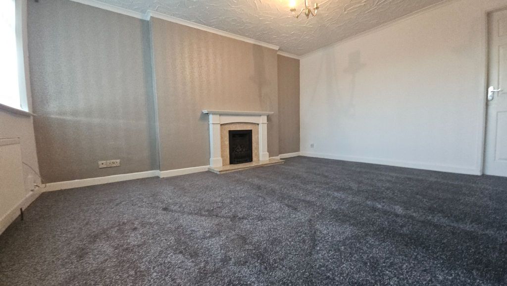 Property photo 2 of 10 Lounge