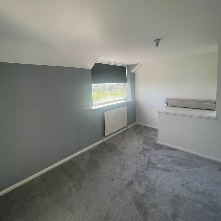 Property photo 3 of 8 Bedroom