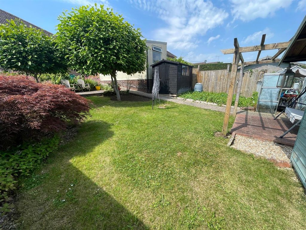 Property photo 2 of 11