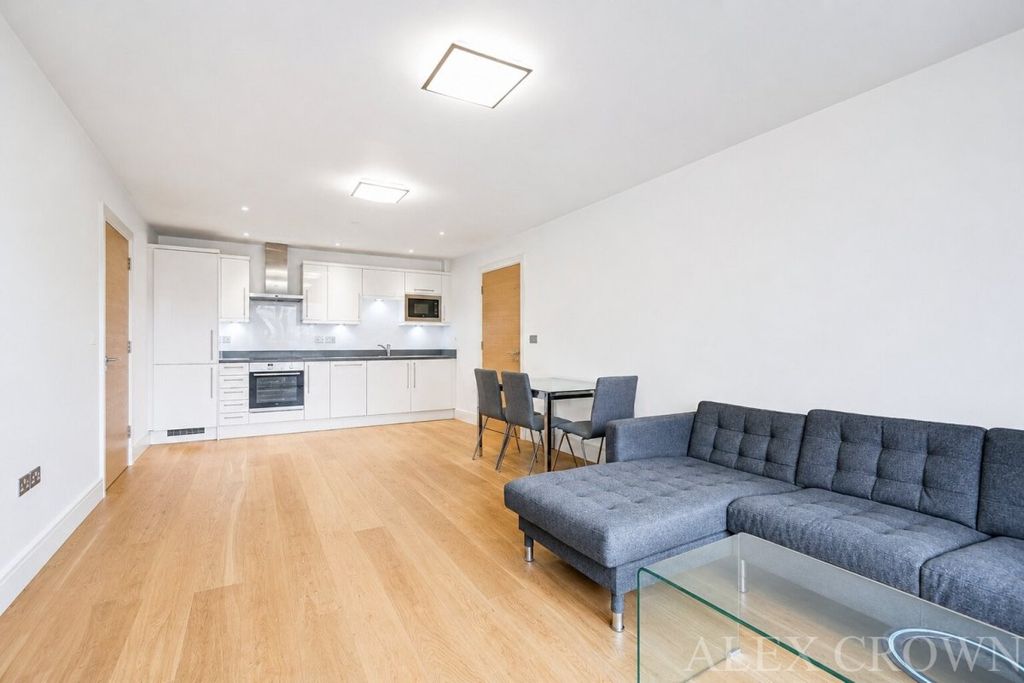 Property photo 2 of 10