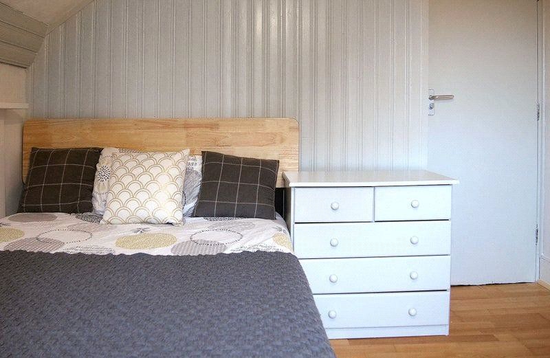 Property photo 3 of 6 Bedroom