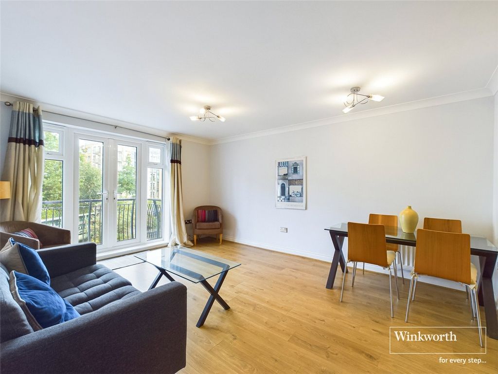 Property photo 2 of 13 Picture No. 32