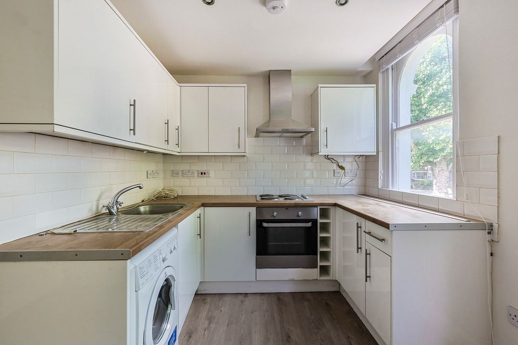 Property photo 3 of 8 Pbox-Img.Jpg