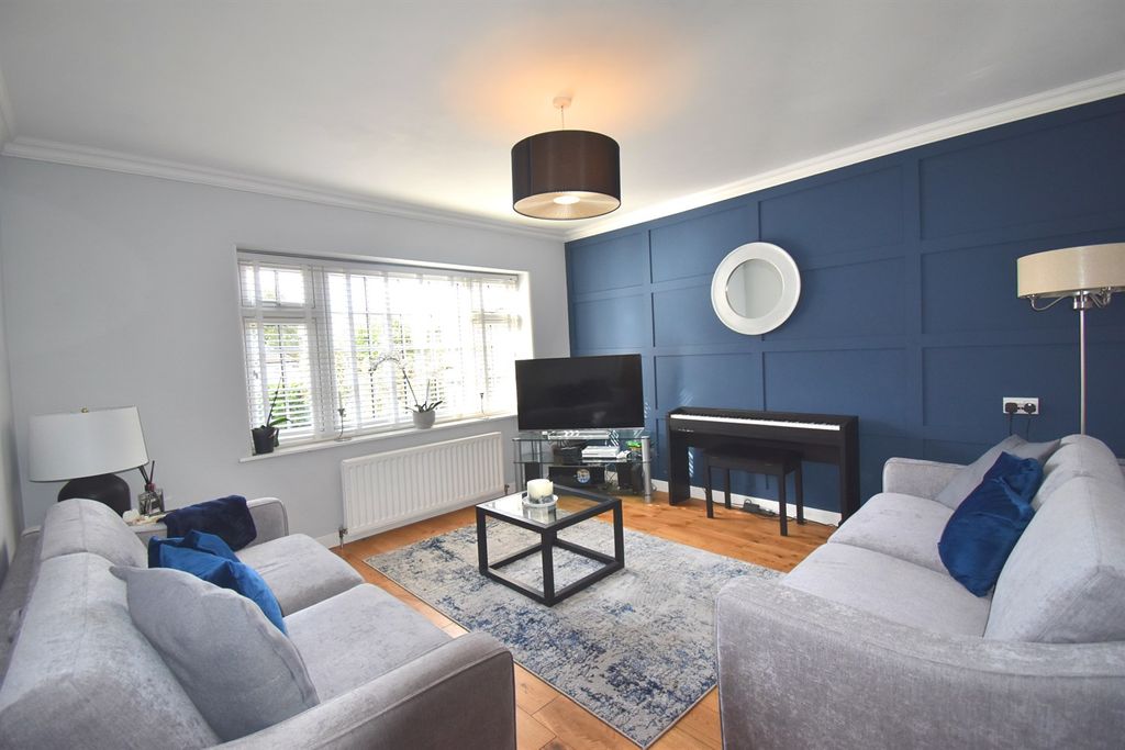Property photo 3 of 22 Sitting Room