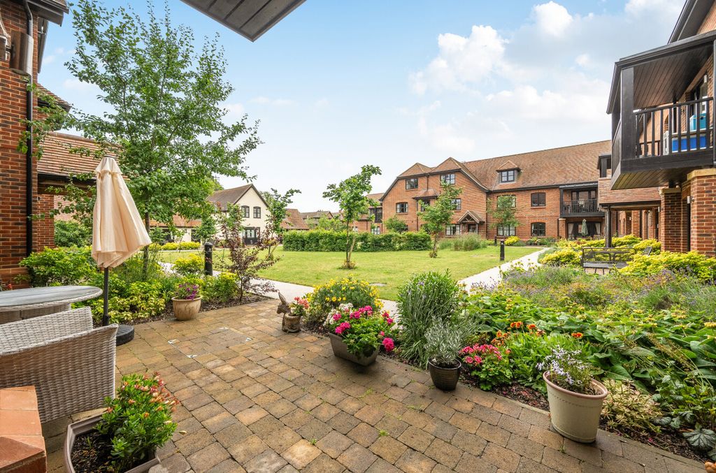 Property photo 1 of 11 1478011-10-6A2Adb...
