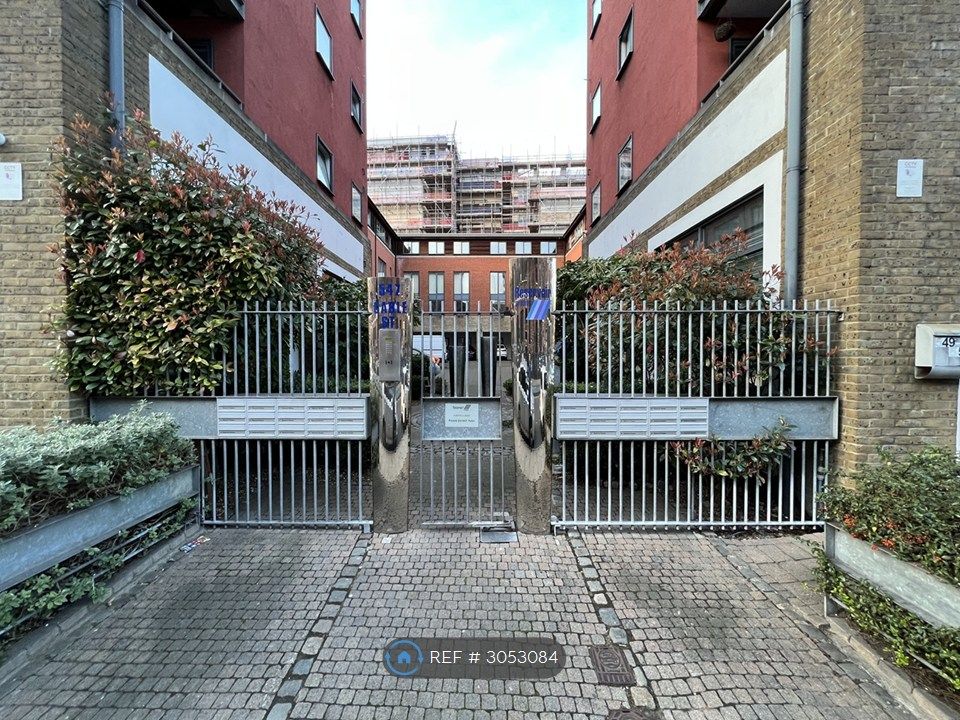 Property photo 1 of 16 Front Approach Pedestrian Gate
