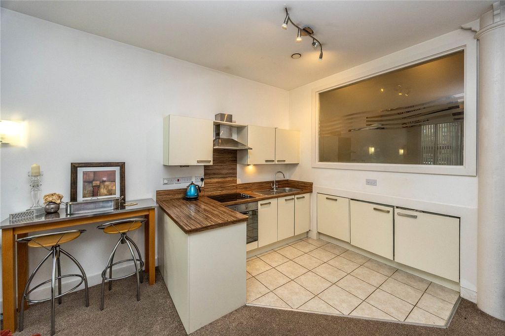 Property photo 3 of 13 Picture No. 18