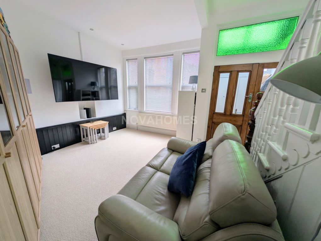 Property photo 2 of 22