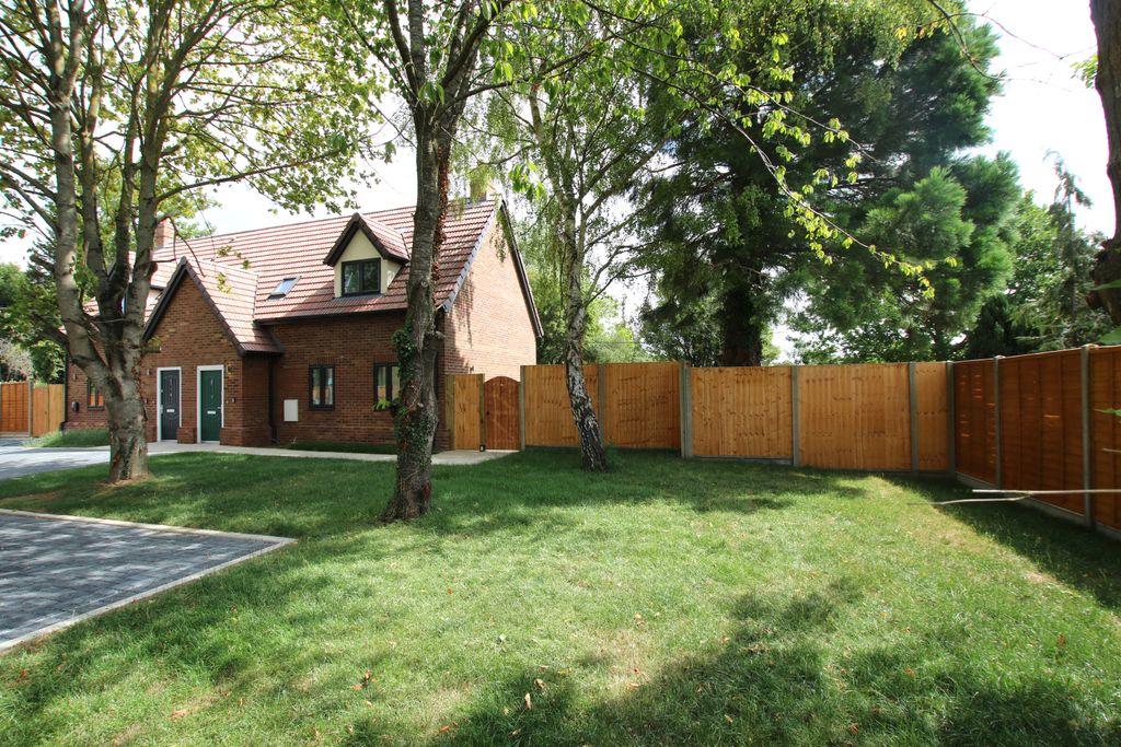 Property photo 1 of 18 2Ericscottages