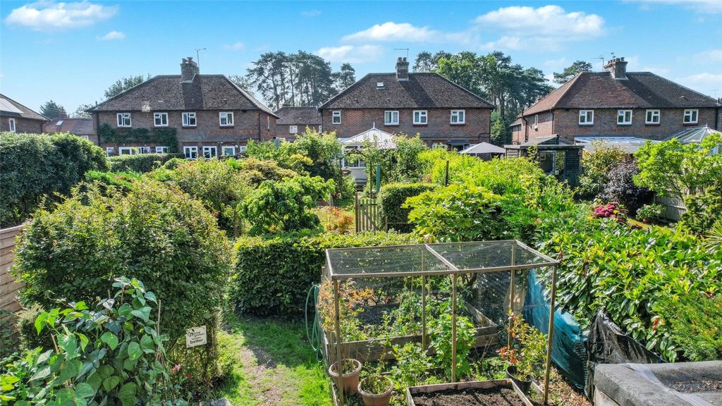 Property photo 2 of 20 Picture No. 24