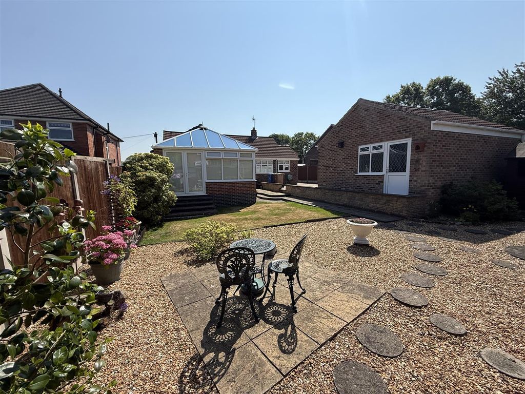 Property photo 2 of 20 Hartington Way 20.Jpg