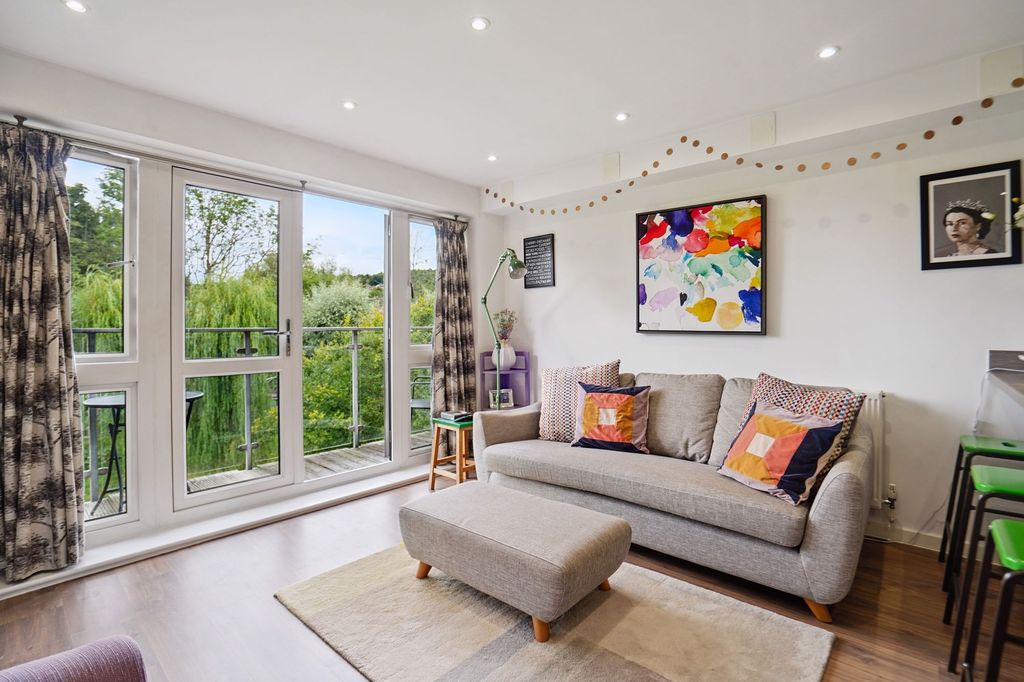 Property photo 2 of 17 Photo 15