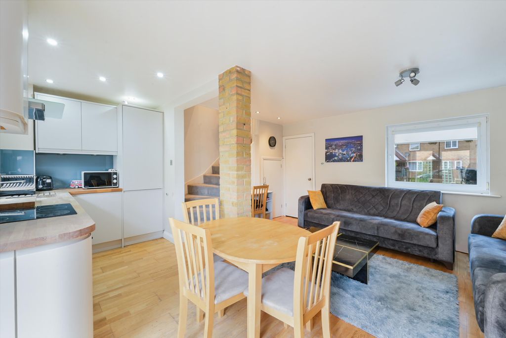 Property photo 1 of 11 Image