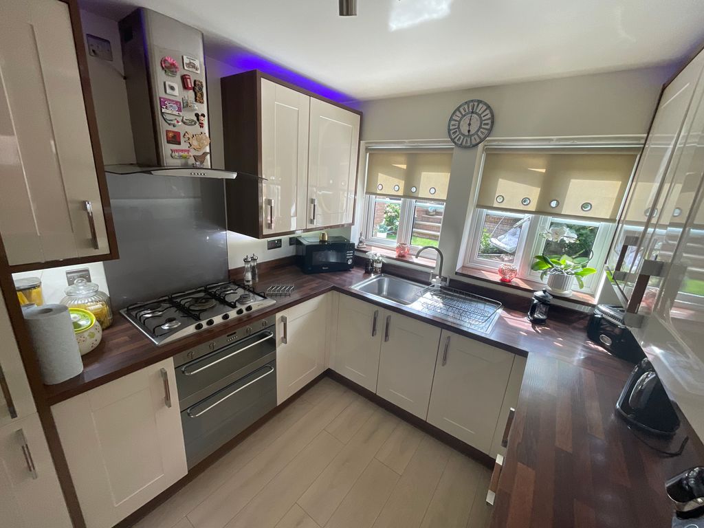 Property photo 2 of 28 Img_0409