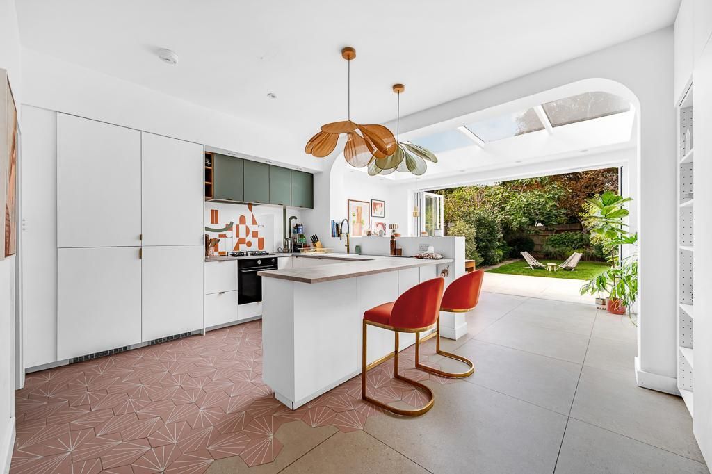 Property photo 3 of 19 Photo 3