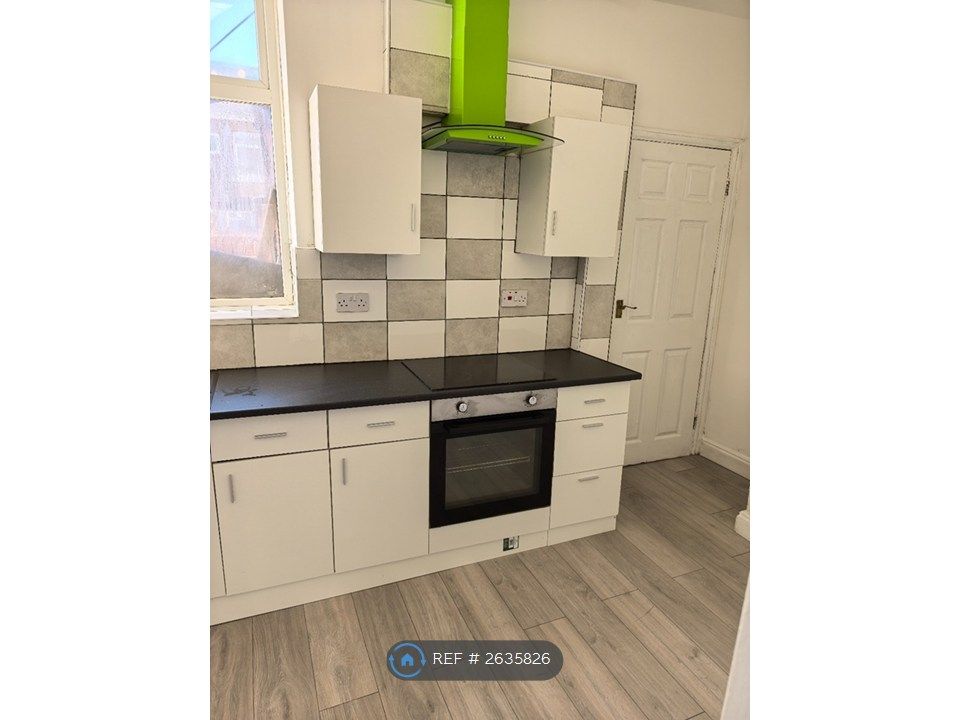 Property photo 2 of 8 Dining Kitchen