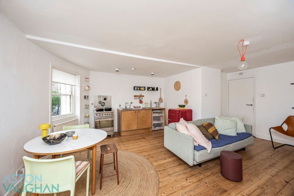 Property photo 3 of 12 5181012